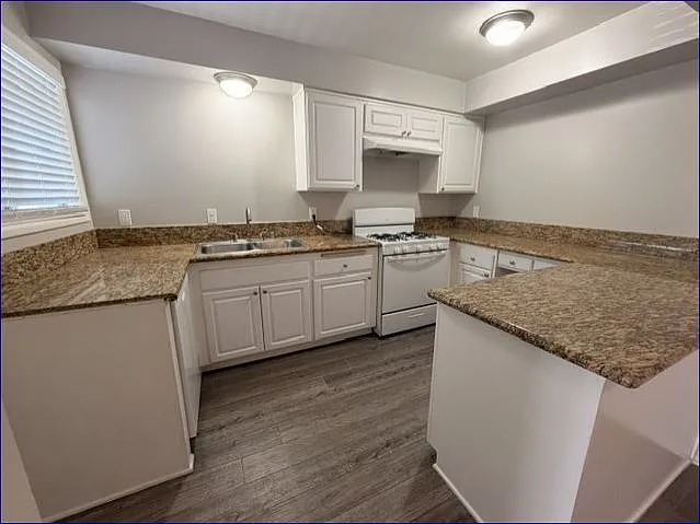 200 S Valencia St #3 — Photo 6