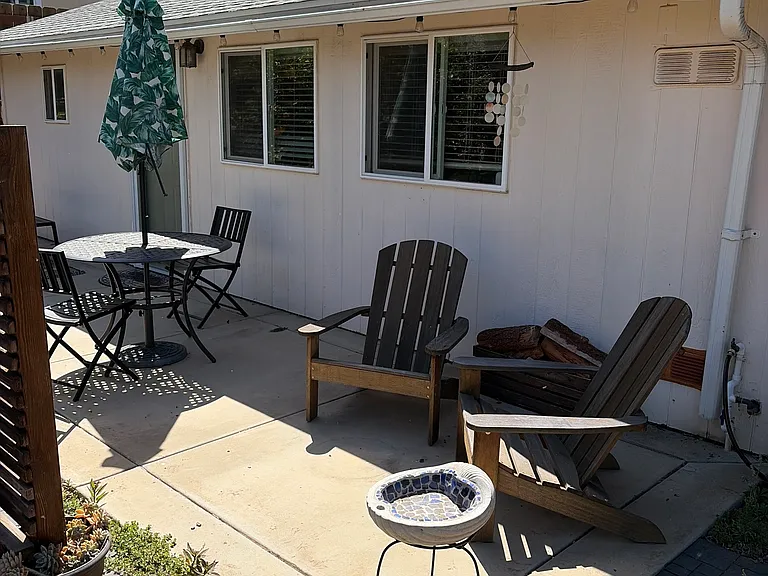1574 Basswood Ave — Photo 9