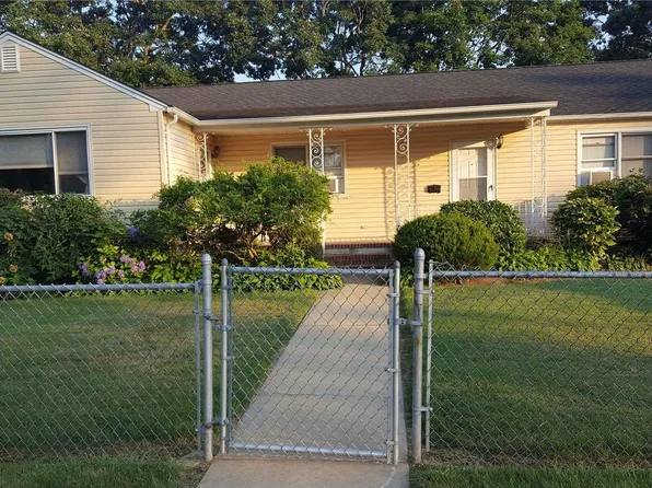 110 Central Avenue, Deer Park, NY 11729