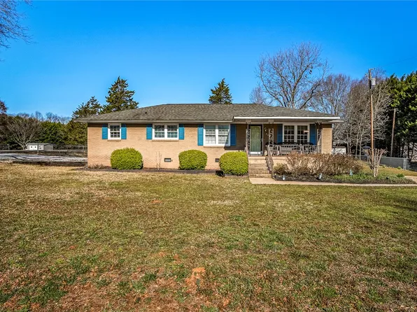 1503 Levis Smith Rd, Pendleton, SC 29670