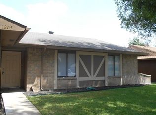 1205 White Oak Dr, Garland, TX 75040