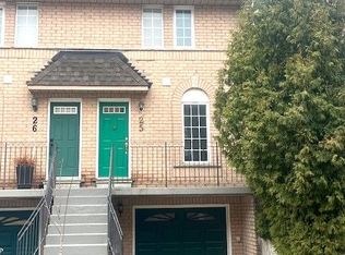 80 Strathaven Dr #25, Mississauga, ON L5R 3V9
