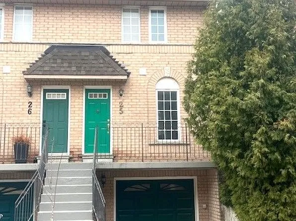 80 Strathaven Dr #25, Mississauga, ON L5R 3V9