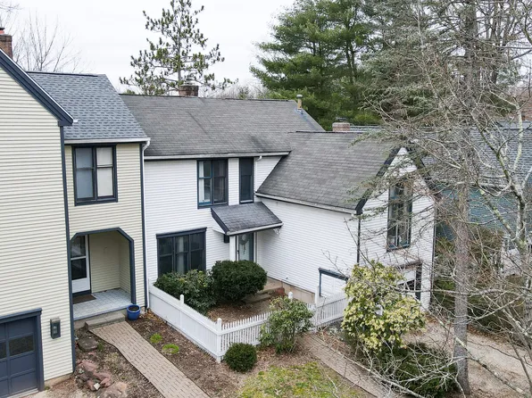 30 Farm Drive #30, Farmington, CT 06032