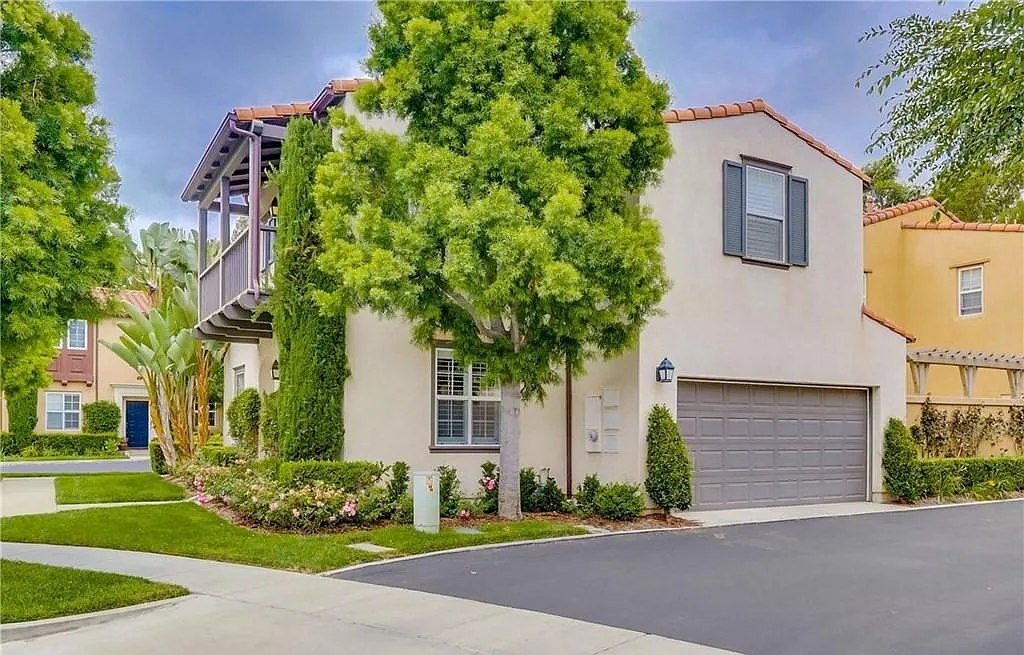 2 bed, 2.5 bath, 1217 sqft, $4,195 — Photo 3