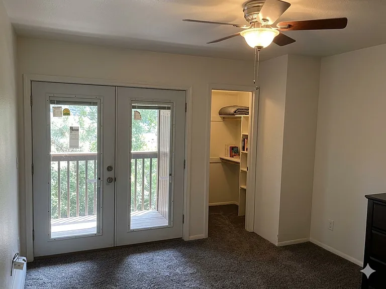 2907 Riverside Dr — Photo 8