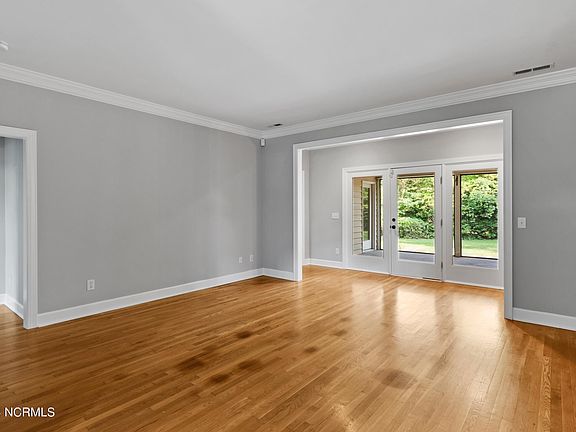 4th image of 4828 Drummond Drive