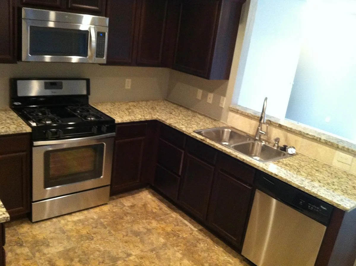 3 bed, 1250 sqft, $1,495 — Photo 4