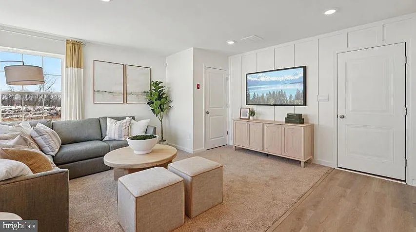 3 bed, 2.5 bath, 1763 sqft, $3,350 — Photo 3