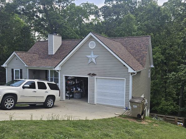 3394 Royal Oaks Dr, Gainesville, GA 30506