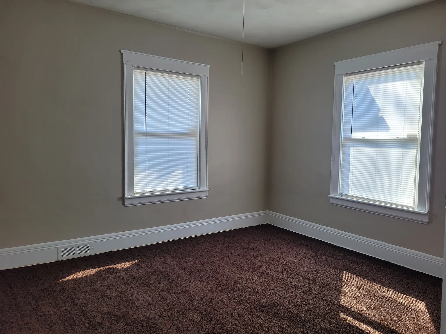 2 bed, 900 sqft, $1,250 — Photo 3
