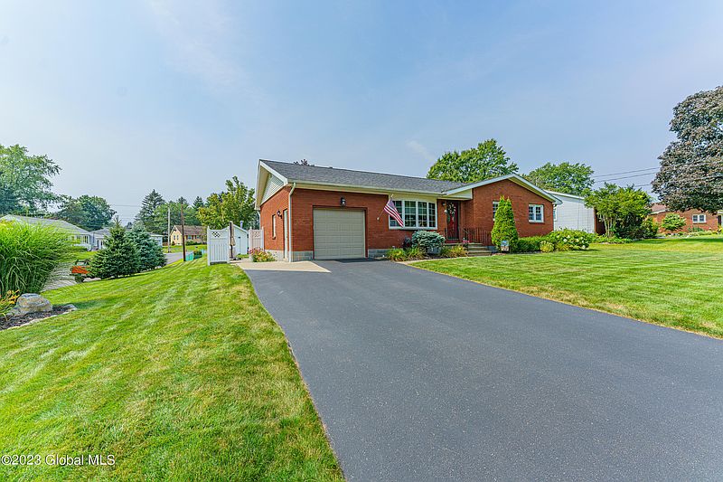 2nd image of 8 Pettibone Drive