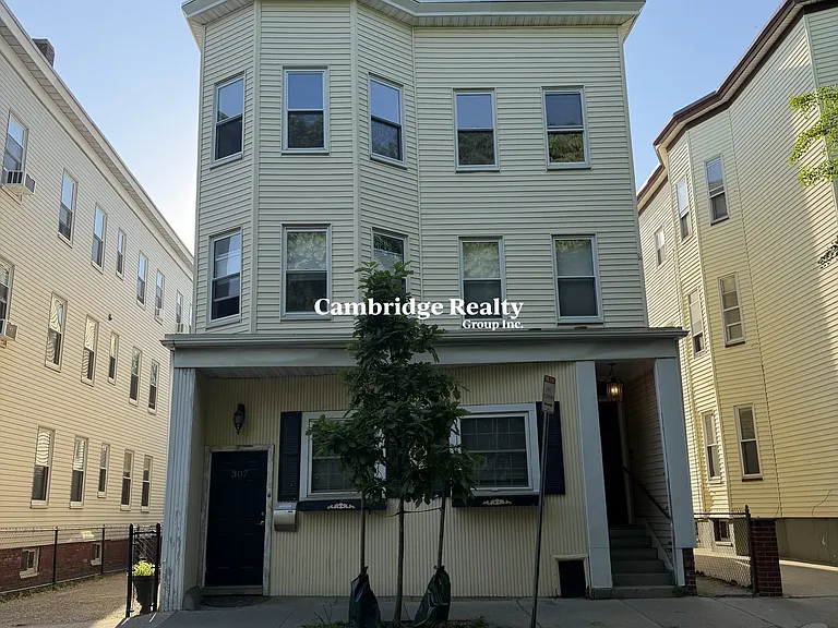 307 Cardinal Medeiros Ave #3T — Photo 15