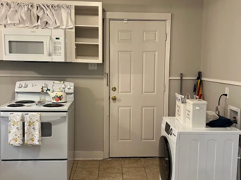 870 Violet St — Photo 10