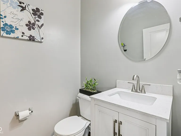6673 Laurelwood Dr — Photo 36