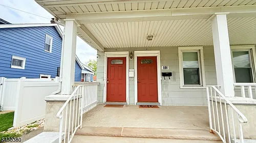 104 Thompson St Photo 1