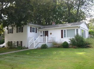 186 W Meadowview Rd, Holyoke, MA 01040