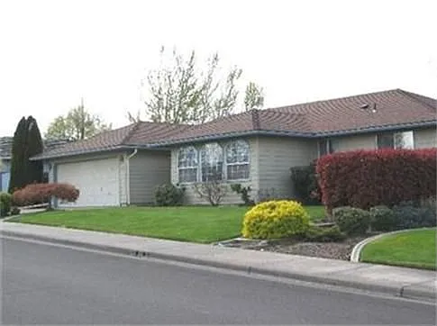 1823 Valley View Dr photo 1