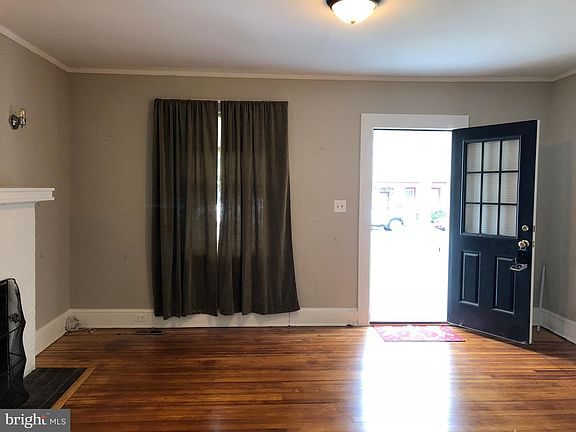 2nd image of 812-812A Mercer St
