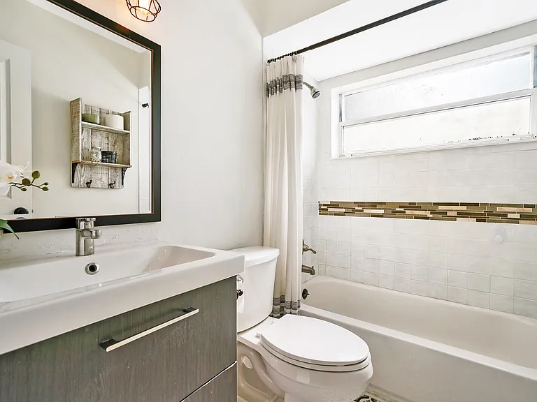 3048 NW 25th Way — Photo 21