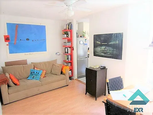 Rented by EXR | media 7