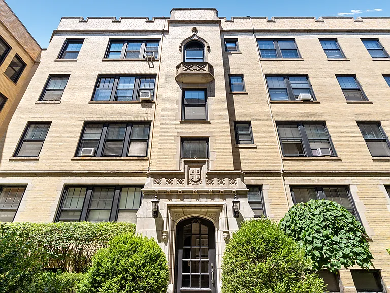 3606 N Pine Grove Ave #2K — Photo 1