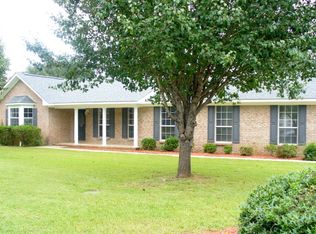 137 Woodleigh Rd, Dothan, AL 36305