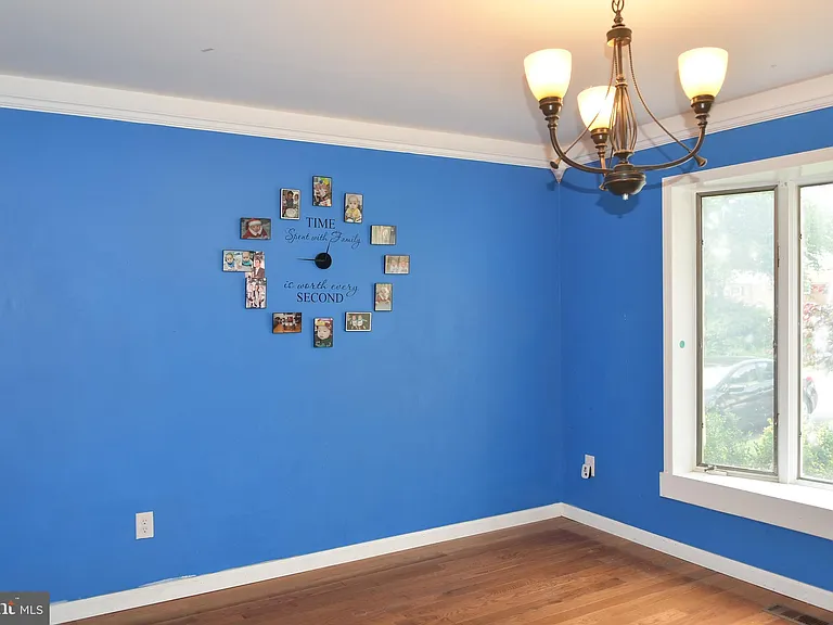 4557 King Edward Ct — Photo 7