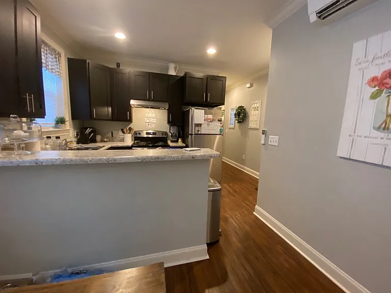 36 N Larchmont Ave — Photo 8