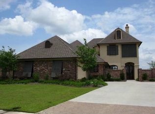 8717 Lake Carriage Dr, Baton Rouge, LA 70817