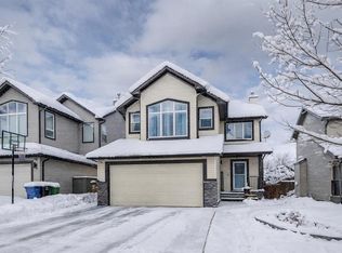 47 W Westmount Rd, Okotoks, AB T1S 2J3