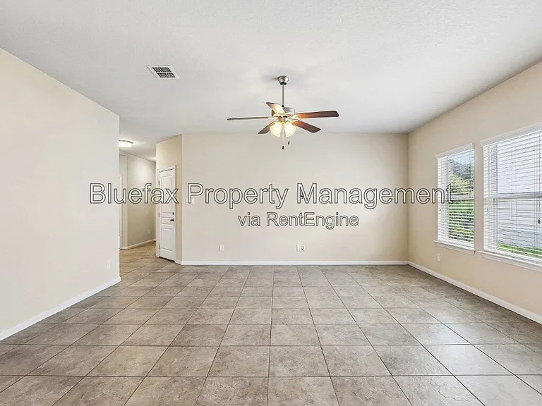 1807 Golden Maple — Photo 10