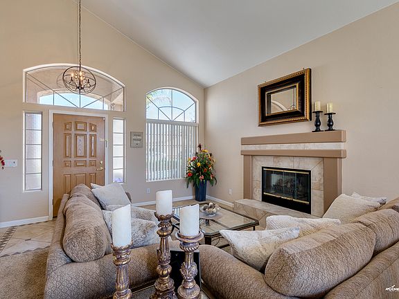 5th image of 711 E Ranch Rd