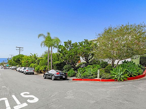 2nd image of 296 La Brea St