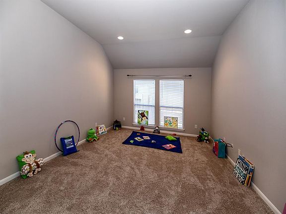 5th image of 519 Stoneridge Terrace Ln
