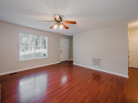 5th image of 5920 Creekwood Rd