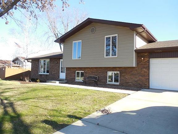 2nd image of 114 Blackhawk Dr