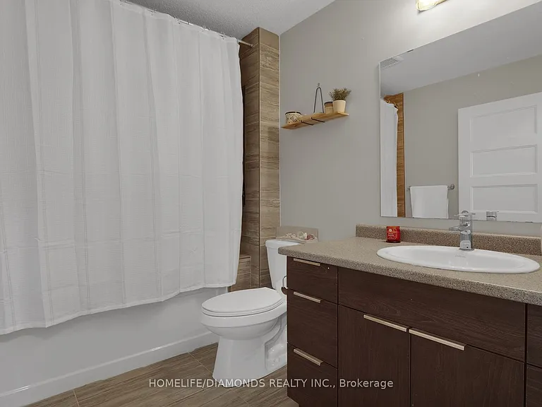 985 West Village Sq — Photo 17