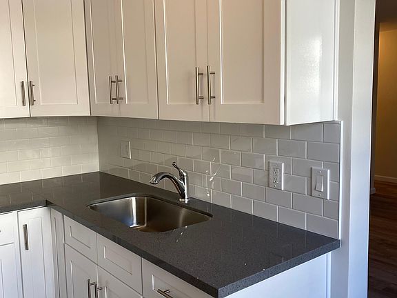 3rd image of 2890 Leeward Ave #103