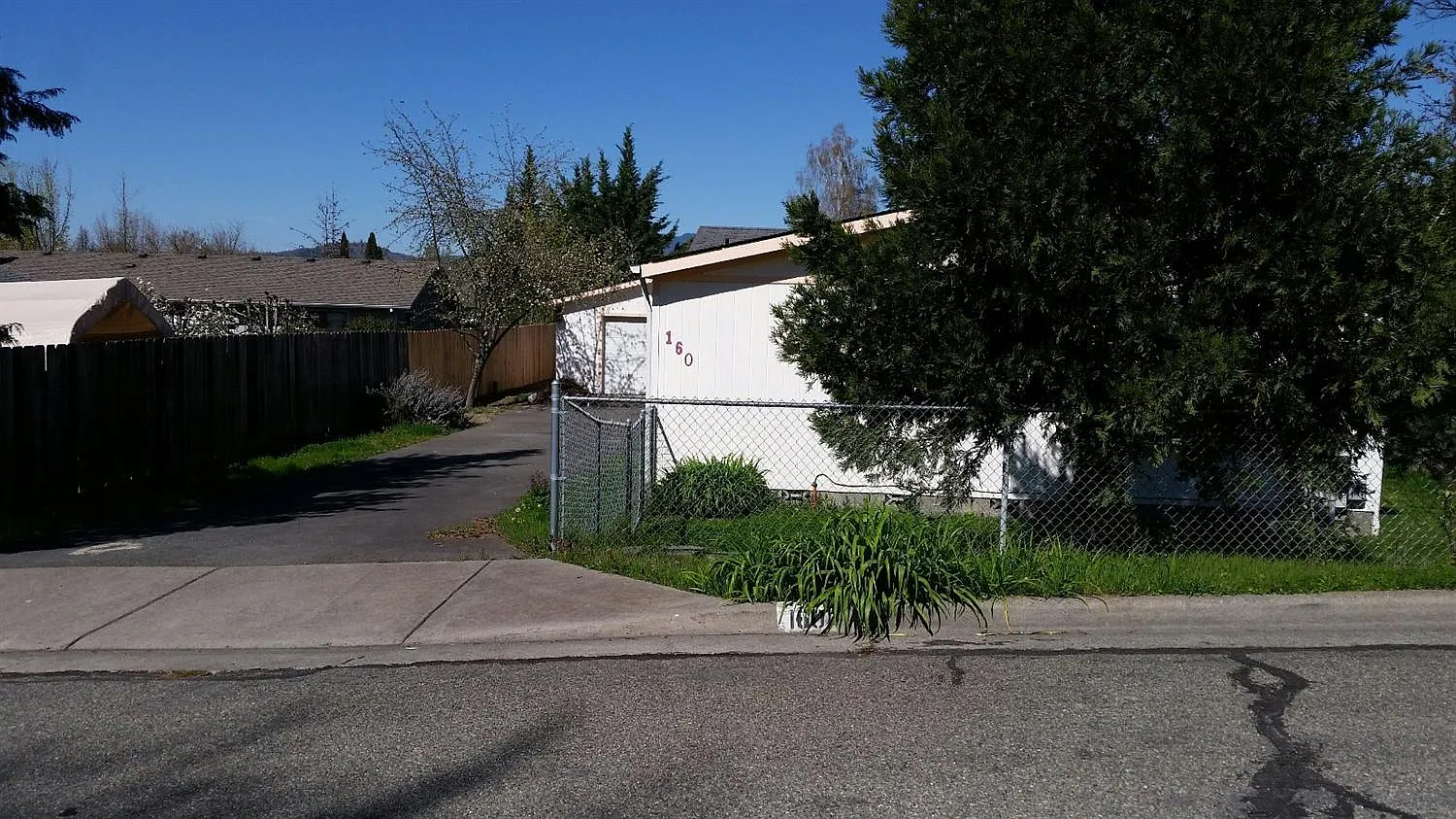 160 Corbin Dr photo 1