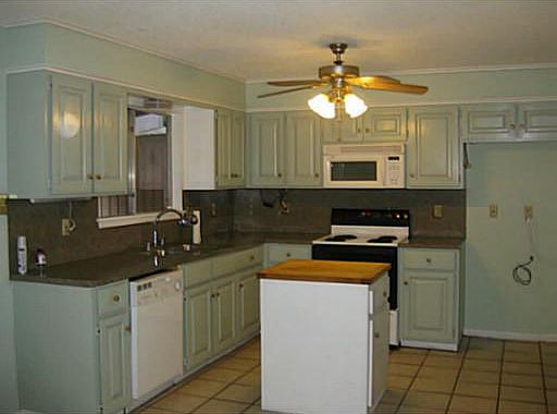 5th image of 2407 De Lee St