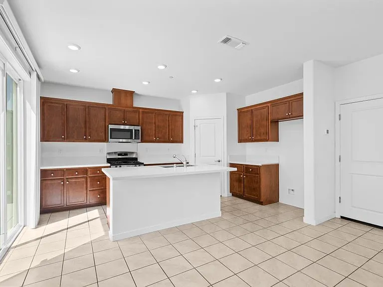 3707 Red Fir Ln — Photo 10