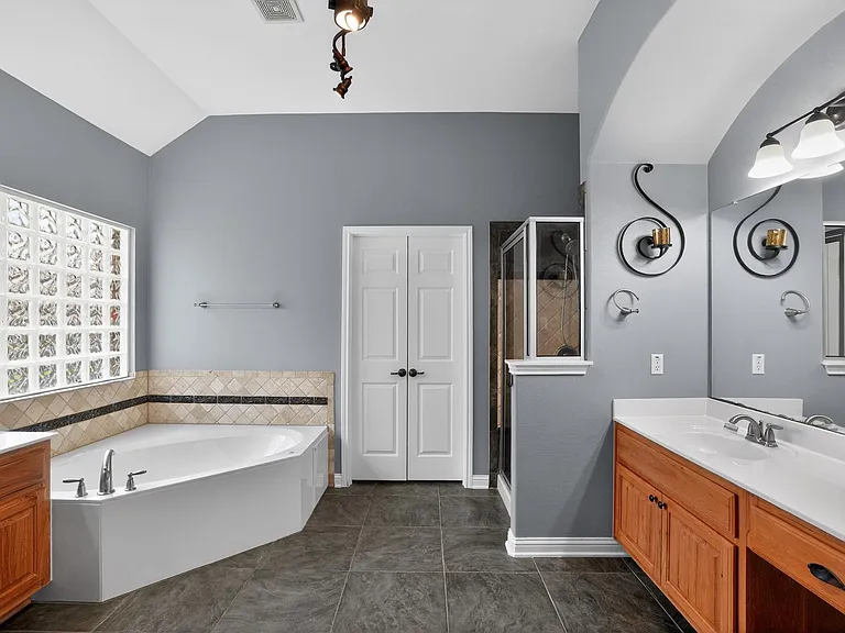 2908 Cortes Ct — Photo 12