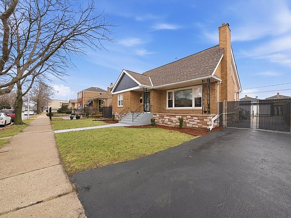 4th image of 3743 W 83rd St