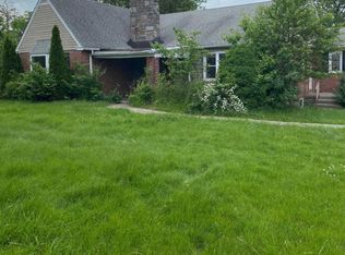 1015 Green Ln, Secane, PA 19018