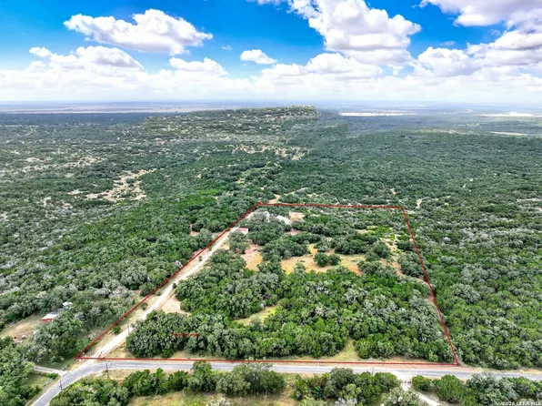 205 County Road 3501, Mico, TX 78056