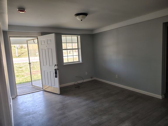 5th image of 414 Rutledge Pike #A