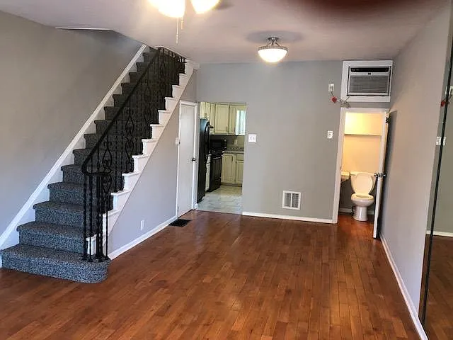 2603 S Alder St — Photo 8