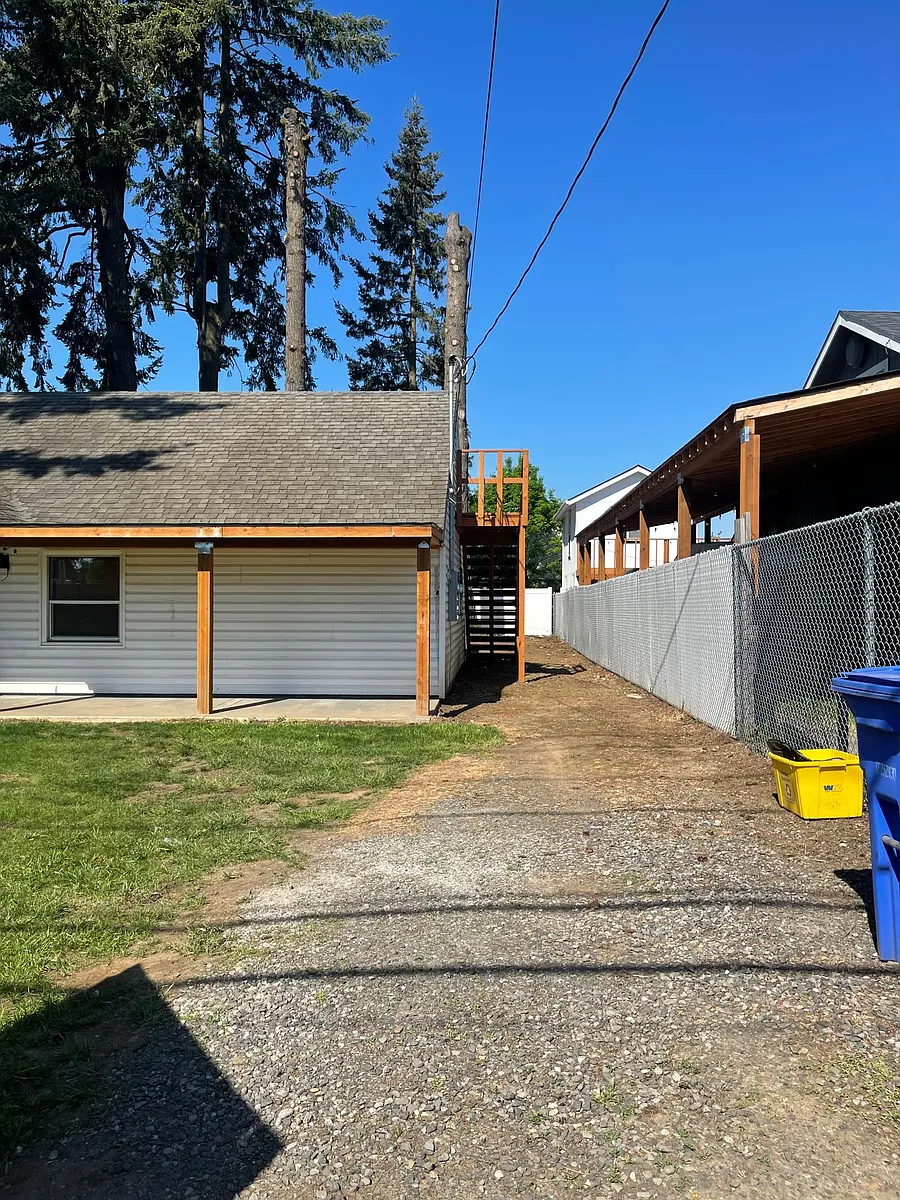 Building Photo - SE 174th Ave