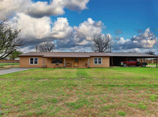 109 Coke St, Tye, TX 79563